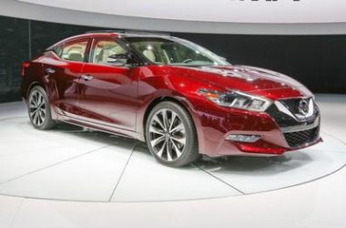 Red 2016 Nissan Maxima