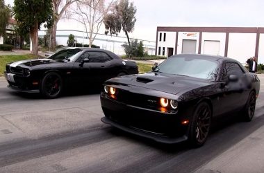 Awesome Challenger SRT8 Photo