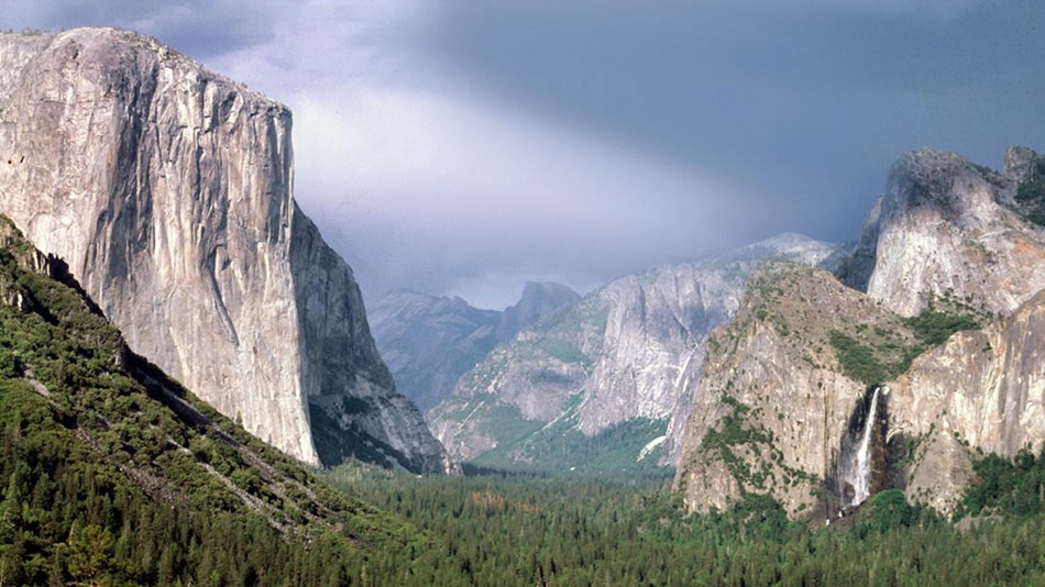 Widescreen Yosemite Valley