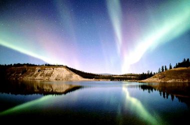 Top Northern Light Background