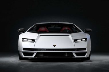 White Lamborghini Countach Lpi