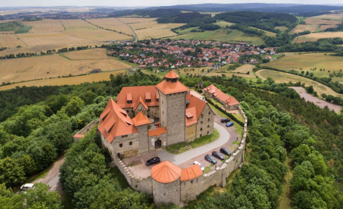 Super Wachsenburg Castle