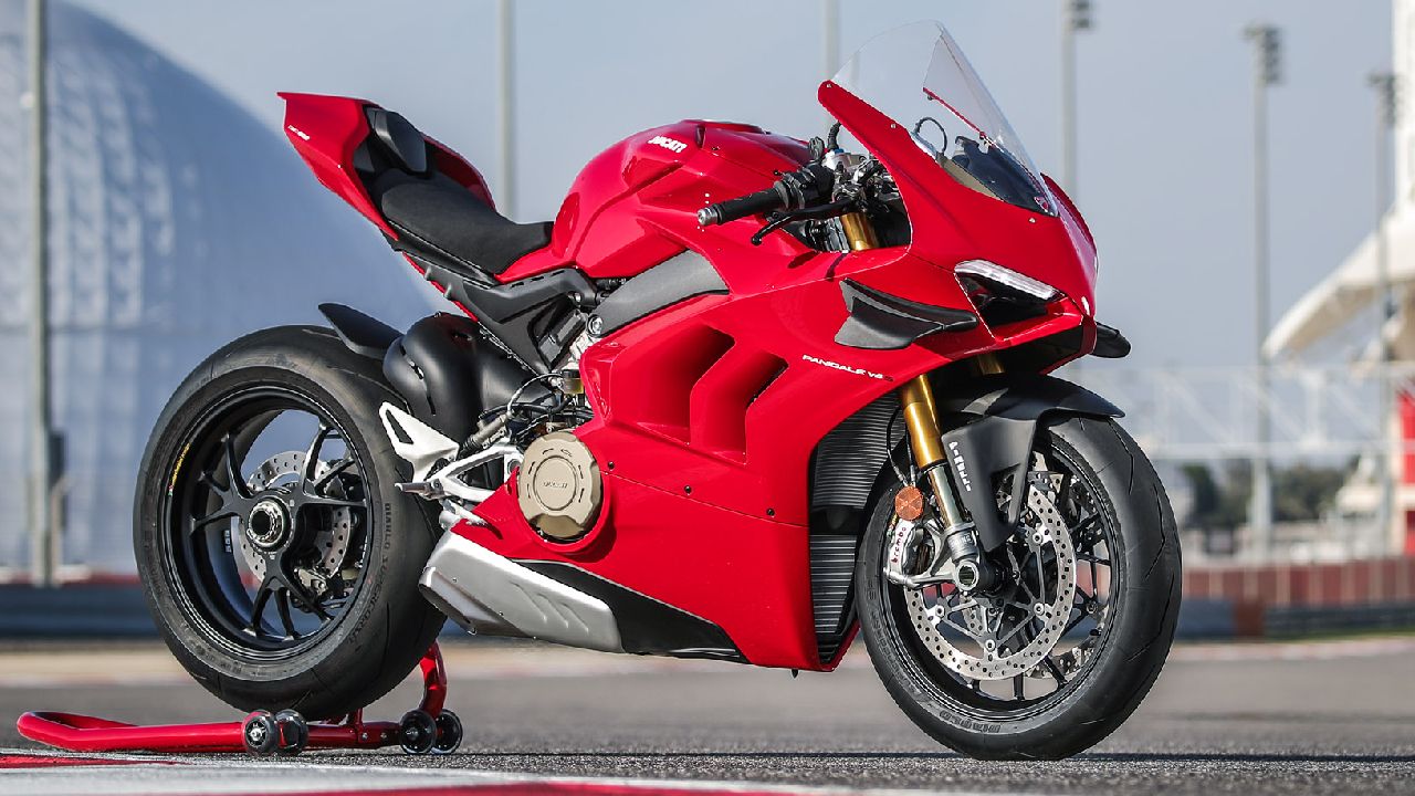Awesome Ducati Panigale V4 S