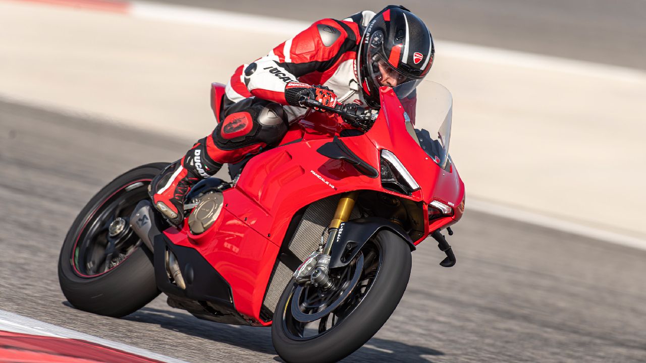 Free Ducati Panigale V4 S