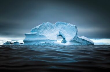 Widescreen Iceberg Wallpaper 37695